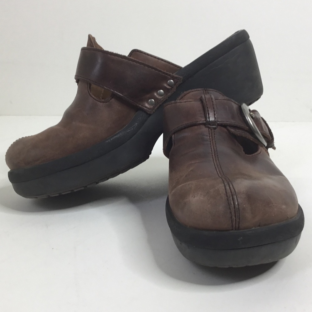 Crocs Leather Cobbler Buckle Clogs
